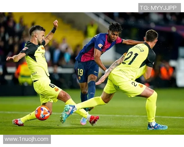 世界杯激战马竞点球大战逆转巴萨全场沸腾精彩集锦回顾