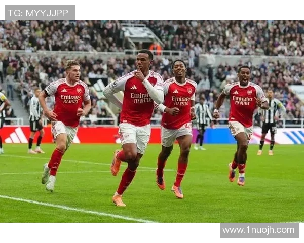 英超激战阿森纳逆转曼联补时绝杀引发全场狂欢与转会传闻热议